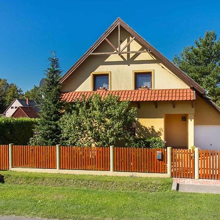 Holiday Home In Balatonkeresztur 40862 Exterior foto